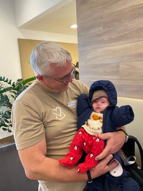 Göückliche Eltern: Andrea und Markus mit Valerie