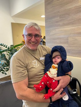 Dr. Med. Leonhard Loimer mit Valerie | Glückliche Eltern Andrea und Markus